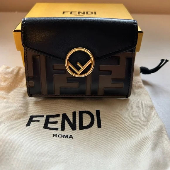 Fendi Embossed Leather Trifold compact wallet - Picture 1 of 12